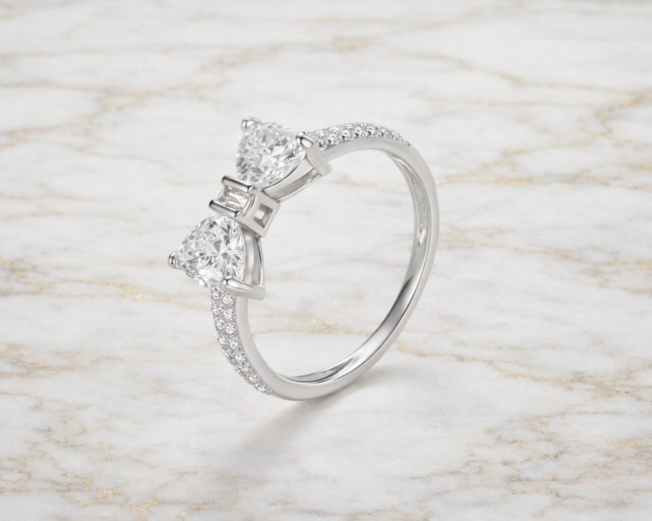 Gala Noire Bowtie Silver Ring