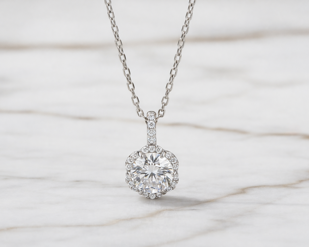 Luminé Silver Necklace with Moissanite