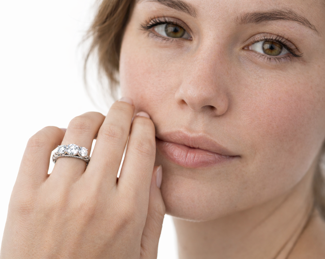 Triara White-gold plated Ring with Moissanites