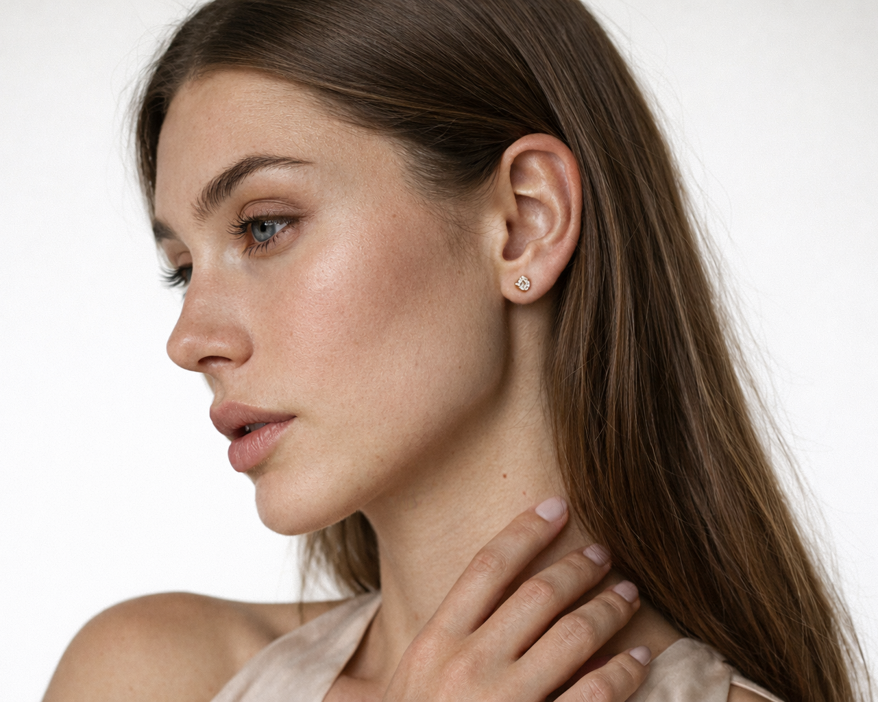 Elegance Gold-plated Earrings with Moissanites