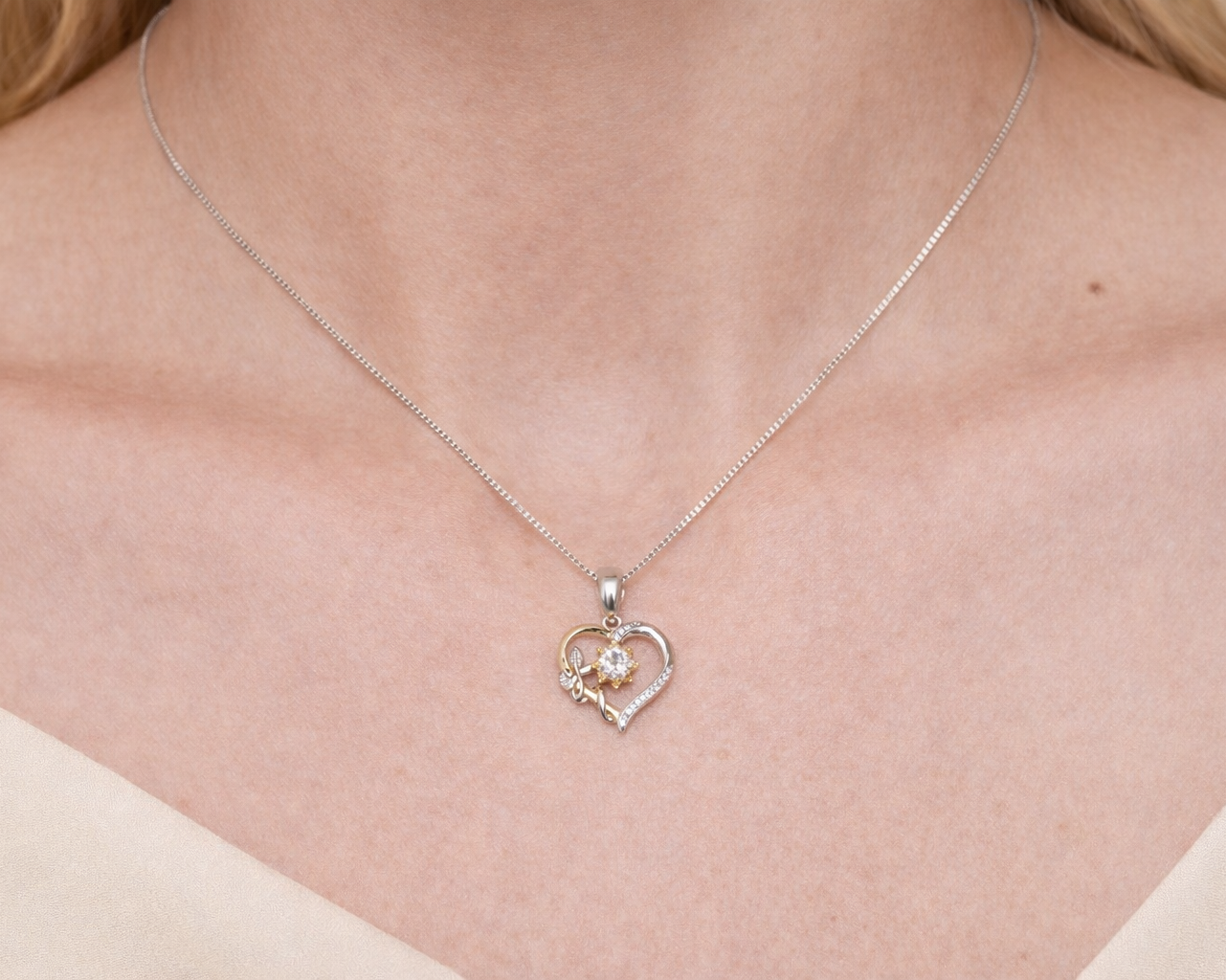 Blooming Love Silver Necklace with Moissanite