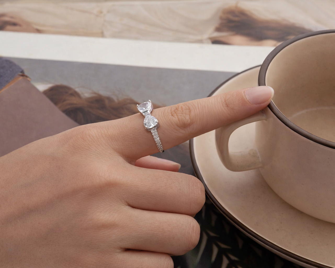 Gala Noire Bowtie Silver Ring