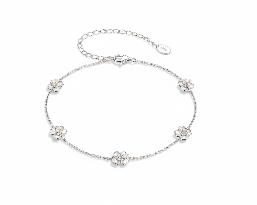 Nebula Clover Silver Bracelet with Moissanites
