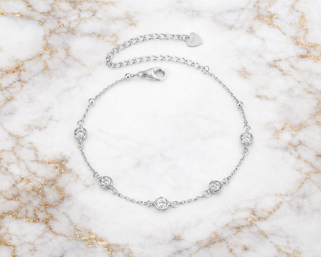 Galaxia Silver Necklace with Moissanites