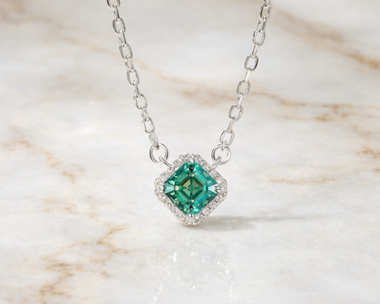 Cosmia White-gold plated Necklace with Moissanite