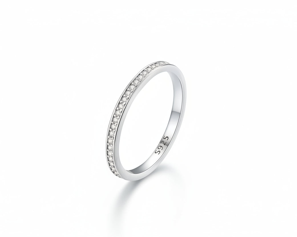 Softness Silver Ring with Moissanites