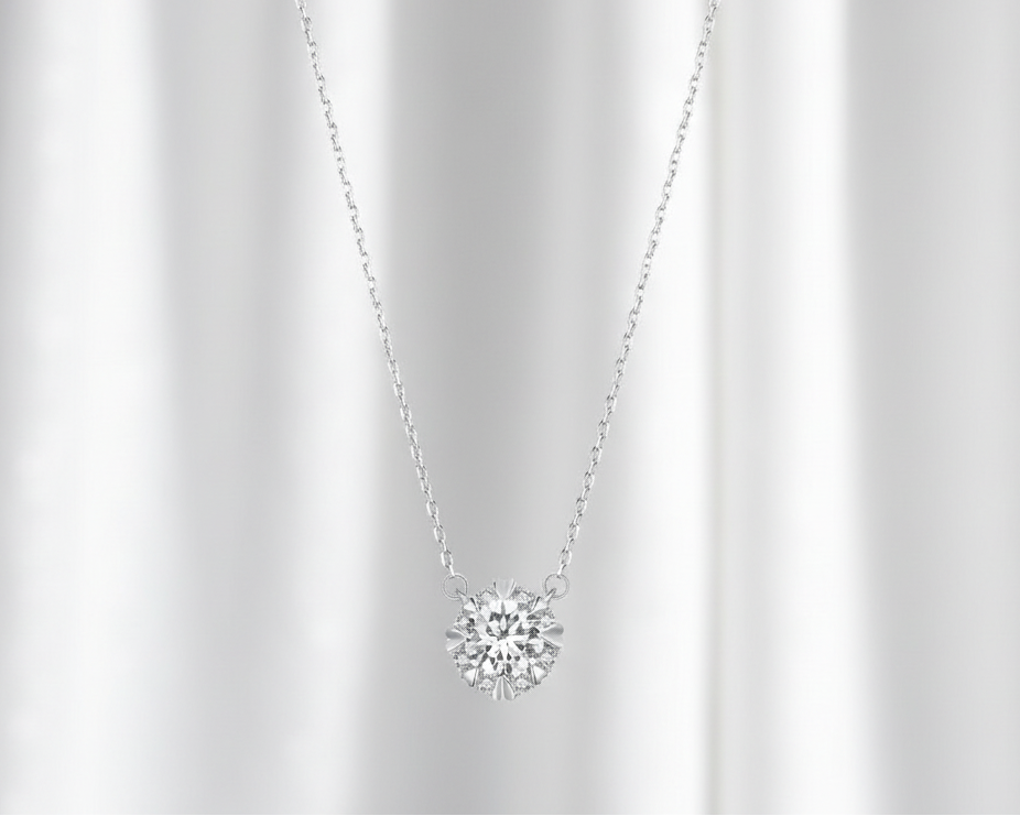 Virelia Silver Necklace with Moissanite