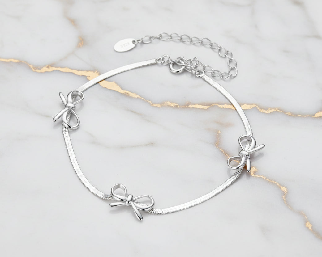 Unica Bow Silver Bracelet