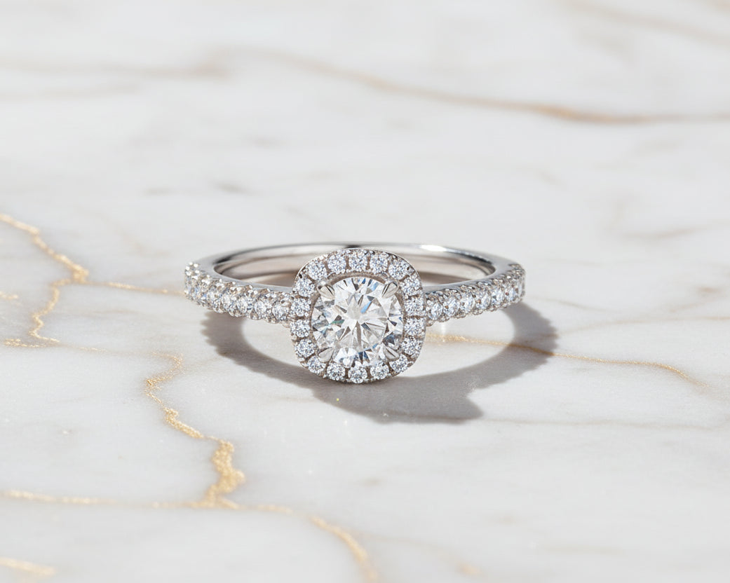 Luminance Gold-plated Ring with Moissanites