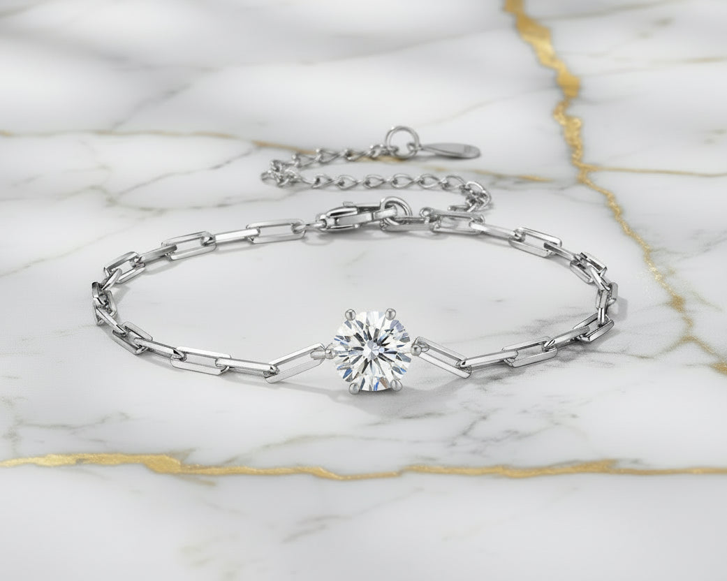 Gloriosa Chain Bracelet with Moissanite