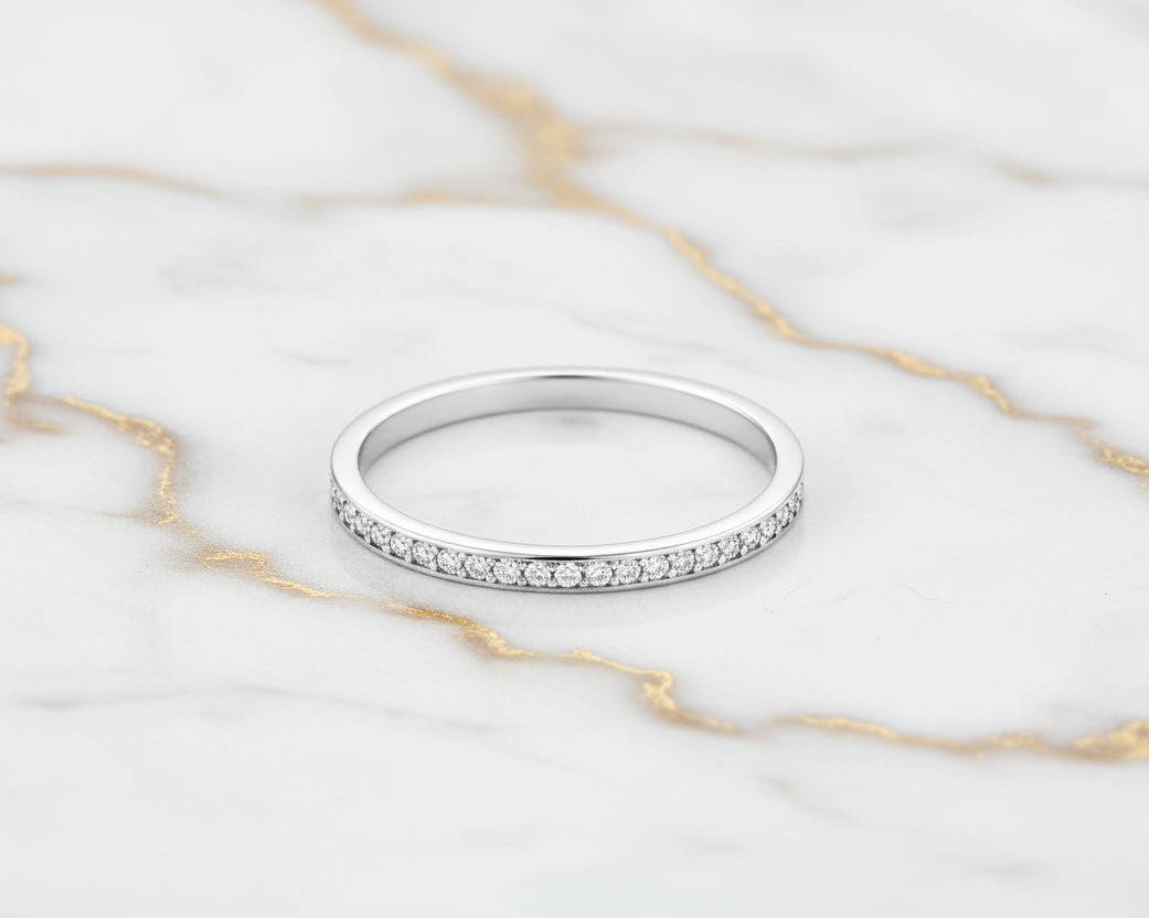 Softness Silver Ring with Moissanites