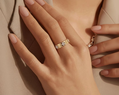 Lucky Clover Gold-plated Ring with Mossanites