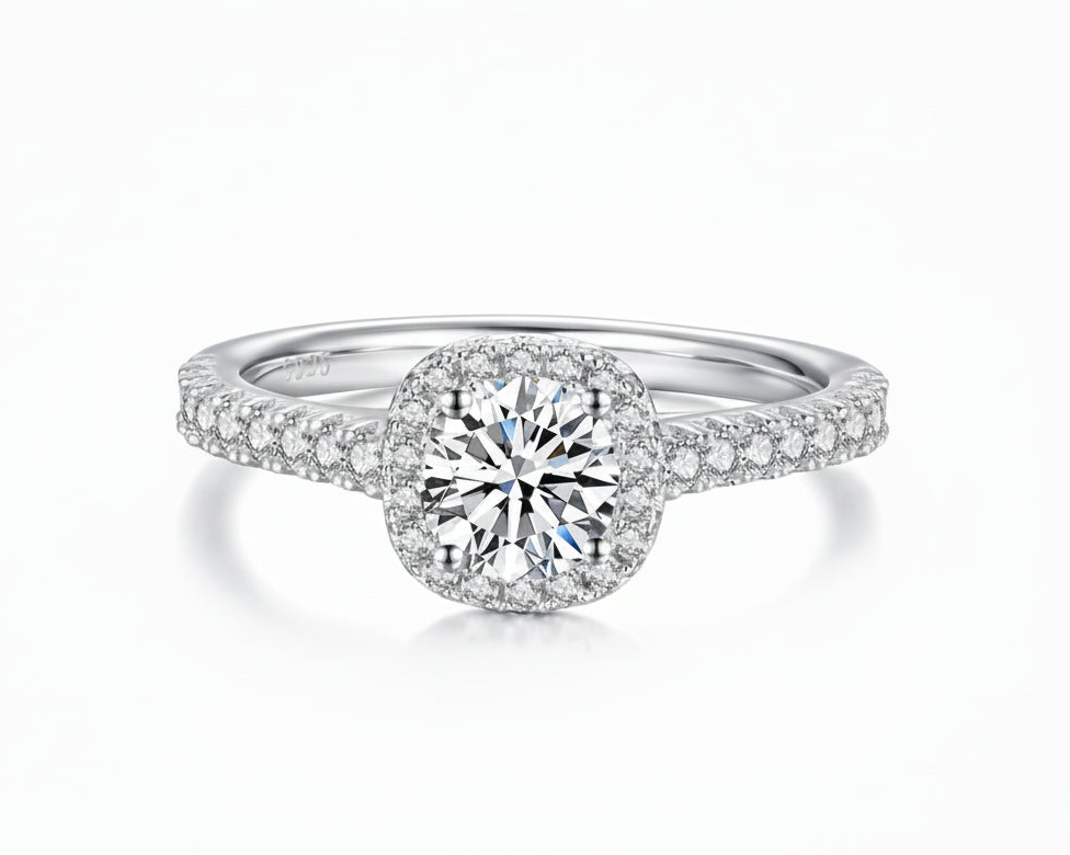 Luminance Gold-plated Ring with Moissanites